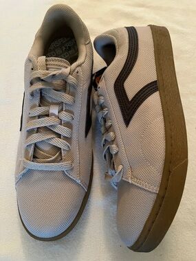 Shoes mens new size 13M man made materials Airspeed fabric upper comfort sock